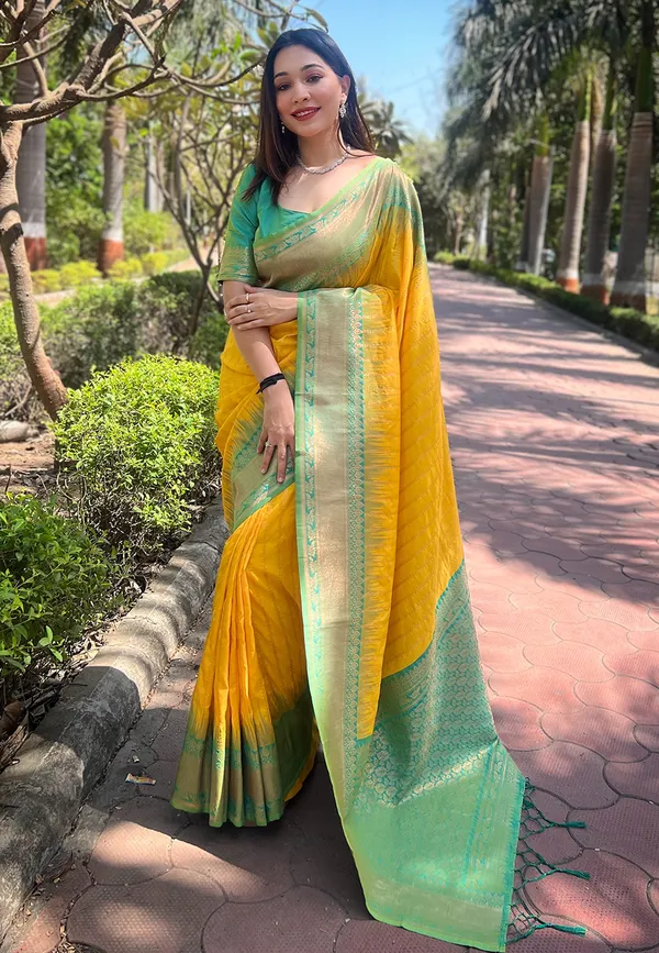 Yellow_Art_Silk_Self_Design_Kanjivaram_Saree_With_Unstitched_Blouse_For_Women