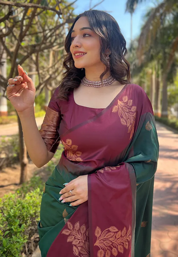 Green_Art_Silk_Self_Design_Kanjivaram_Saree_With_Unstitched_Blouse_For_Women