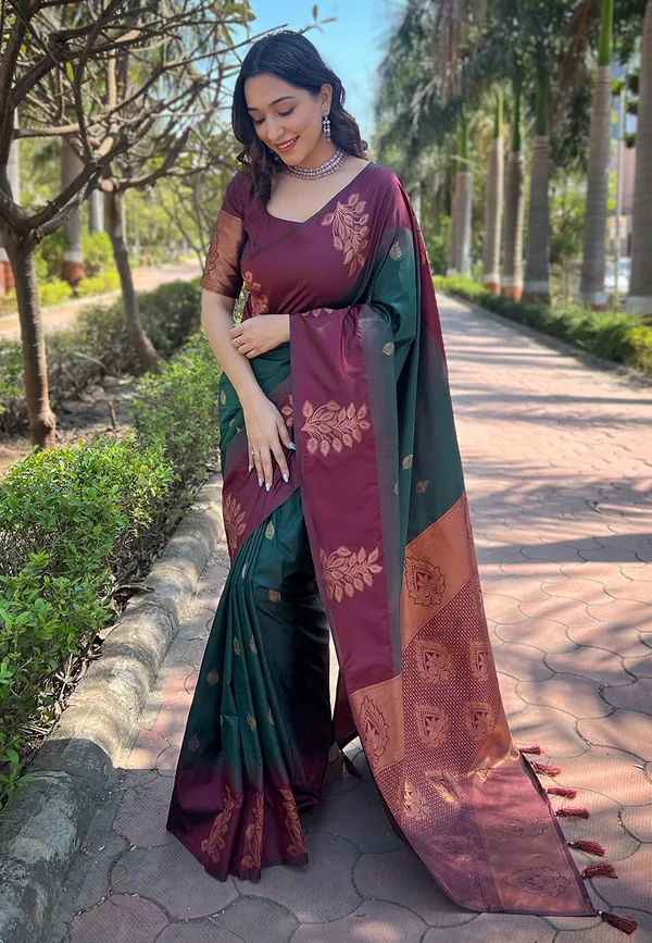 Green_Art_Silk_Self_Design_Kanjivaram_Saree_With_Unstitched_Blouse_For_Women
