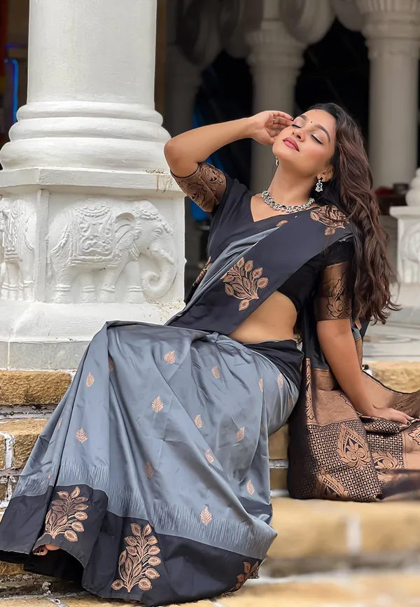 Grey_Art_Silk_Self_Design_Kanjivaram_Saree_With_Unstitched_Blouse_For_Women