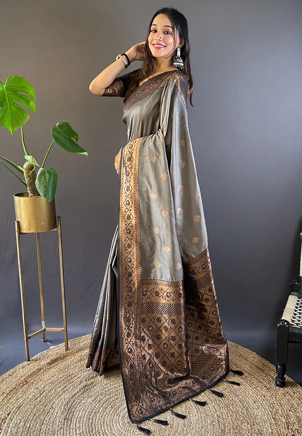 Grey_Art_Silk_Self_Design_Kanjivaram_Saree_With_Unstitched_Blouse_For_Women