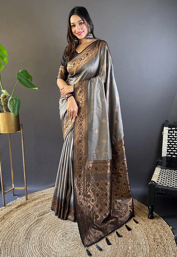 Grey_Art_Silk_Self_Design_Kanjivaram_Saree_With_Unstitched_Blouse_For_Women