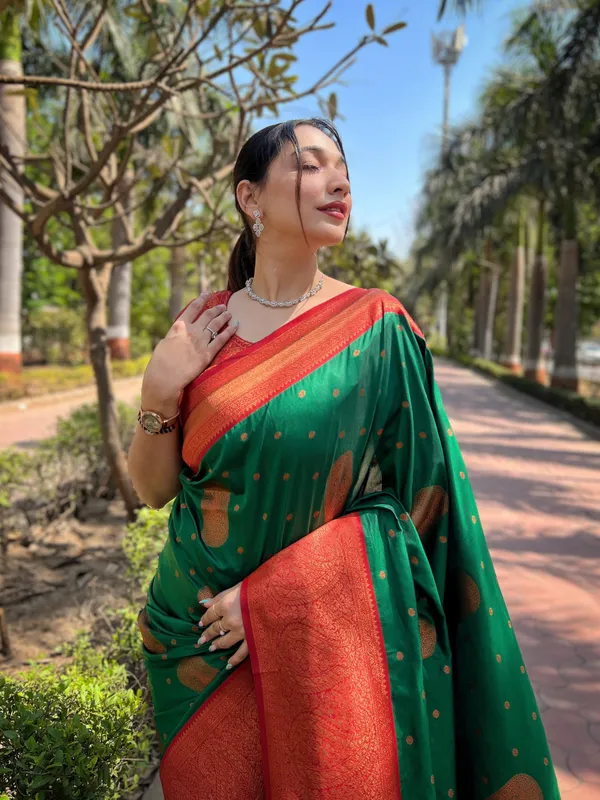 Green_Art_Silk_Self_Design_Kanjivaram_Saree_With_Unstitched_Blouse_For_Women