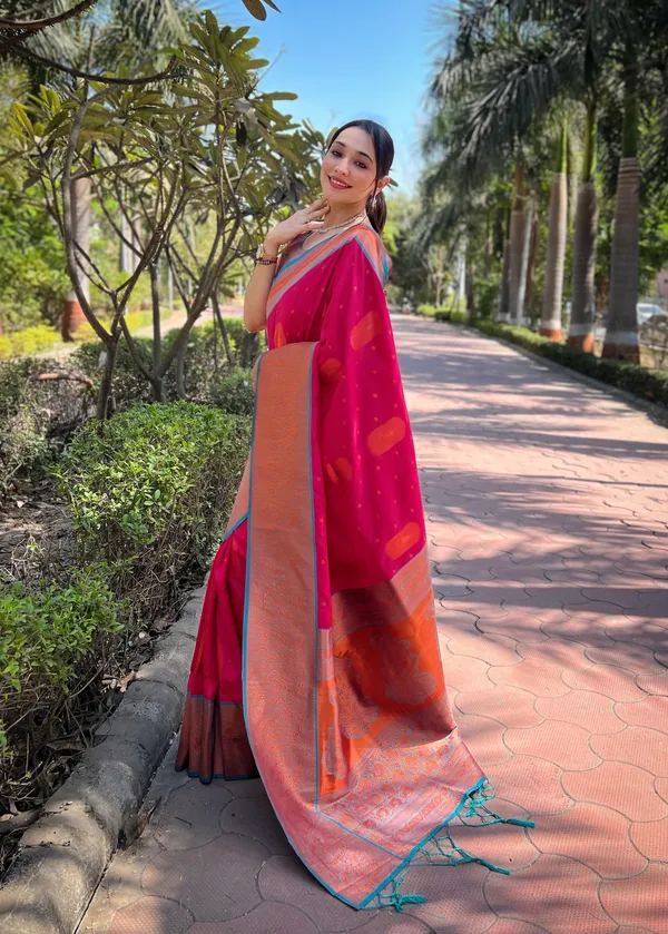 Pink_Art_Silk_Self_Design_Kanjivaram_Saree_With_Unstitched_Blouse_For_Women