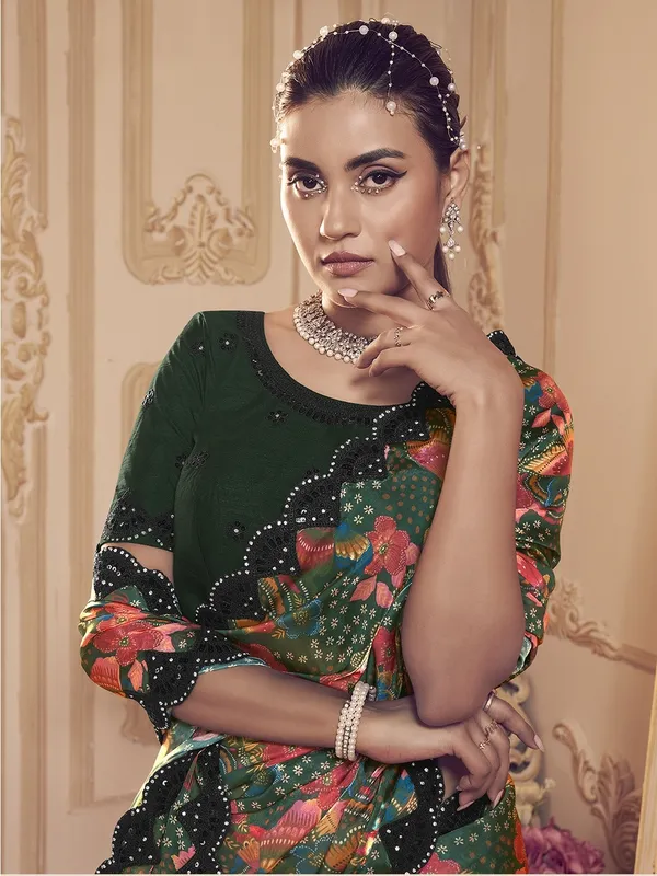 Green_Pure_Silk_Embellished_Bollywood_Saree_With_Unstitched_Blouse_For_Women