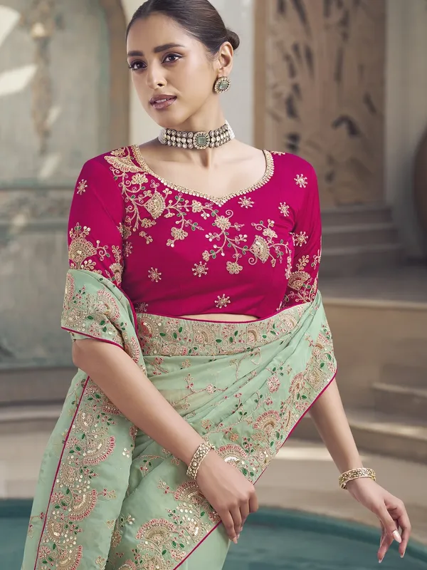 Green_Pure_Silk_Embellished_Bollywood_Saree_With_Unstitched_Blouse_For_Women
