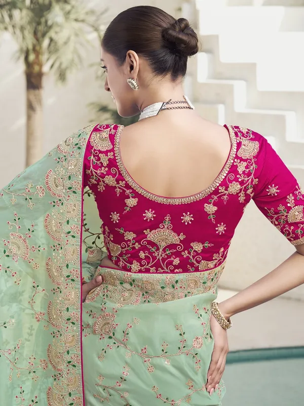 Green_Pure_Silk_Embellished_Bollywood_Saree_With_Unstitched_Blouse_For_Women