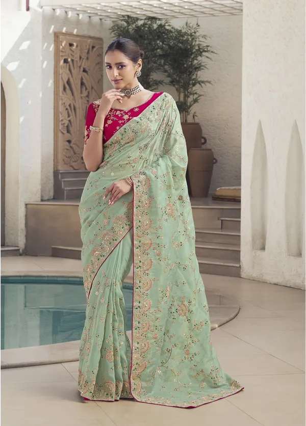 Green_Pure_Silk_Embellished_Bollywood_Saree_With_Unstitched_Blouse_For_Women