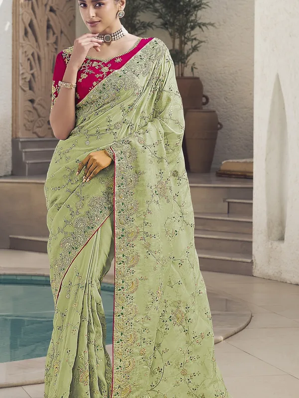 Green_Pure_Silk_Embellished_Bollywood_Saree_With_Unstitched_Blouse_For_Women