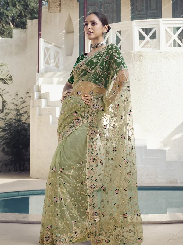 Green_Net_Embellished_Bollywood_Saree_With_Unstitched_Blouse_For_Women