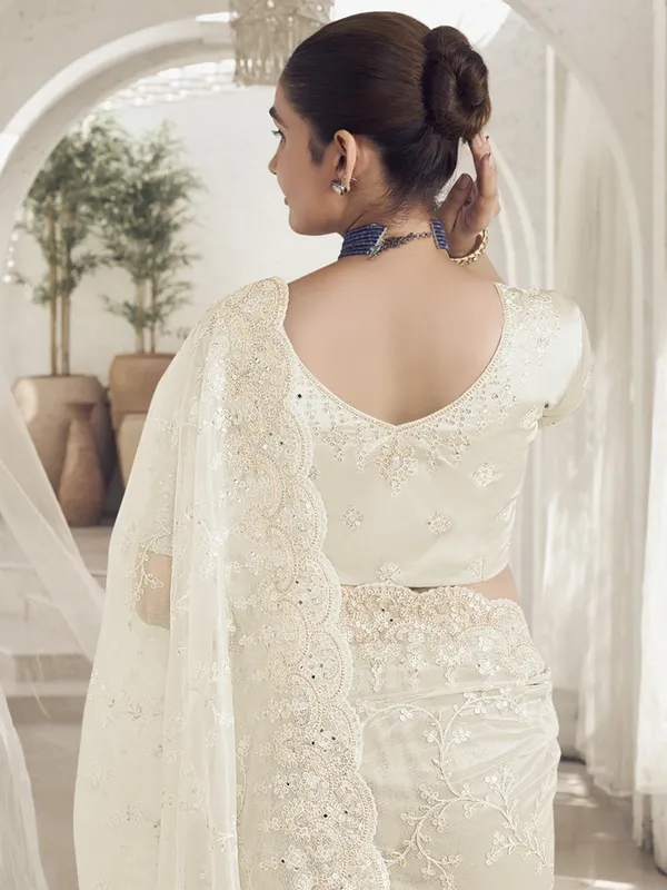 White_Net_Embellished_Bollywood_Saree_With_Unstitched_Blouse_For_Women