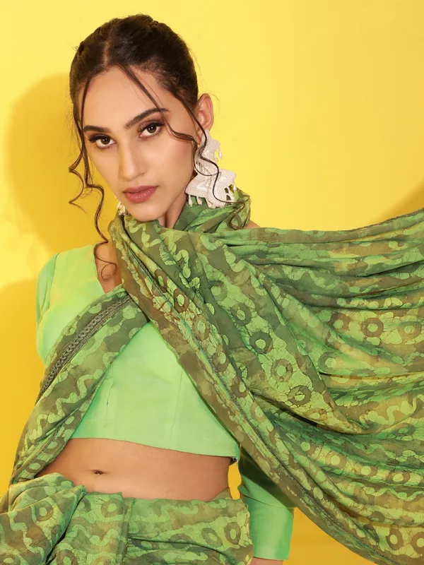 Suha_Womens_Fashion_Ethnic_Green_Color_Saree