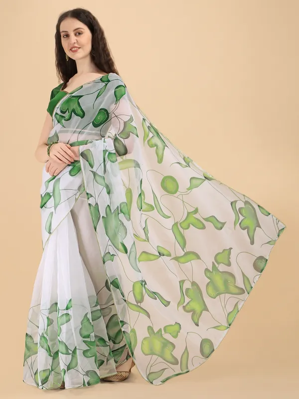 Suha_Womens_Fashion_Ethnic_Green_Color_Saree