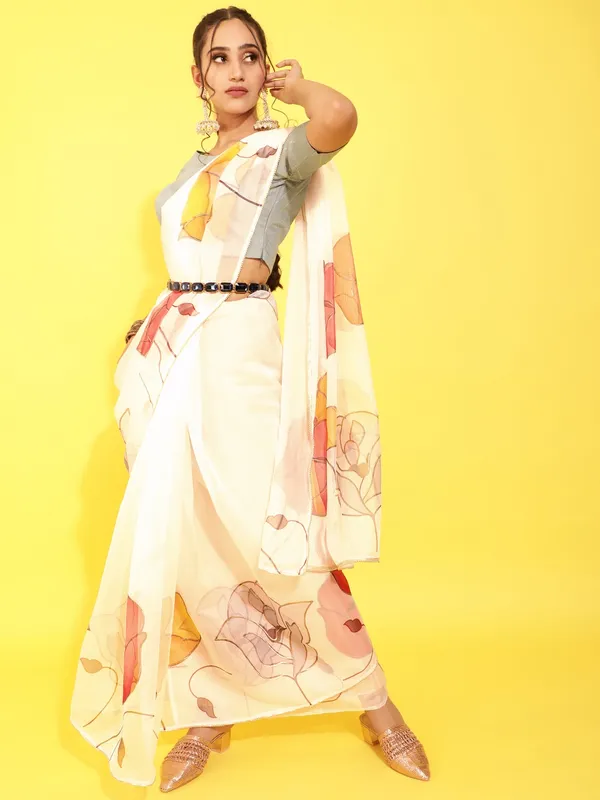 Suha_Womens_Fashion_Ethnic_White_Color_Saree