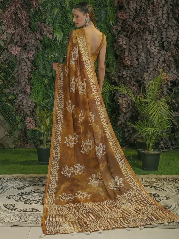 Suha_Womens_Fashion_Ethnic_Green_Color_Saree