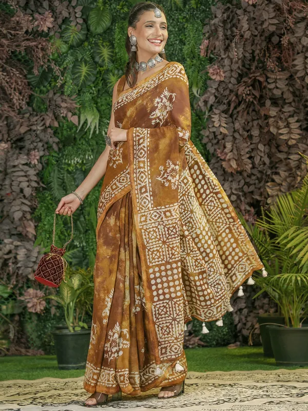 Suha_Womens_Fashion_Ethnic_Green_Color_Saree