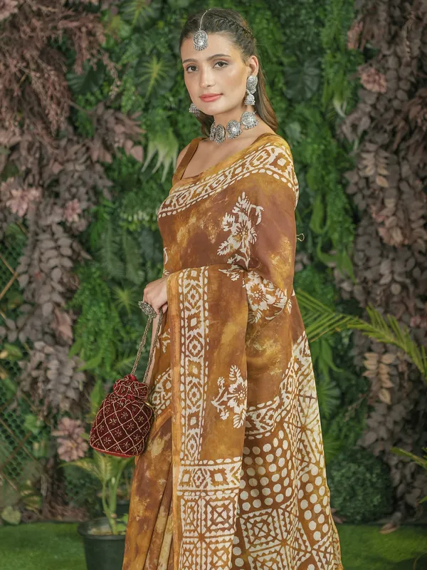 Suha_Womens_Fashion_Ethnic_Green_Color_Saree
