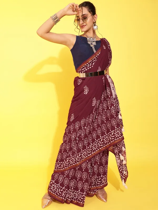 Suha_Womens_Fashion_Ethnic_Maroon_Color_Saree
