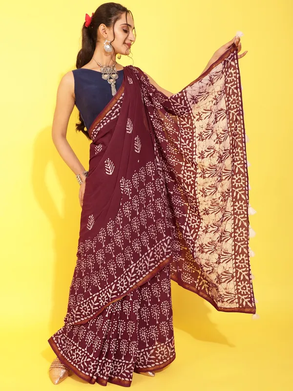 Suha_Womens_Fashion_Ethnic_Maroon_Color_Saree