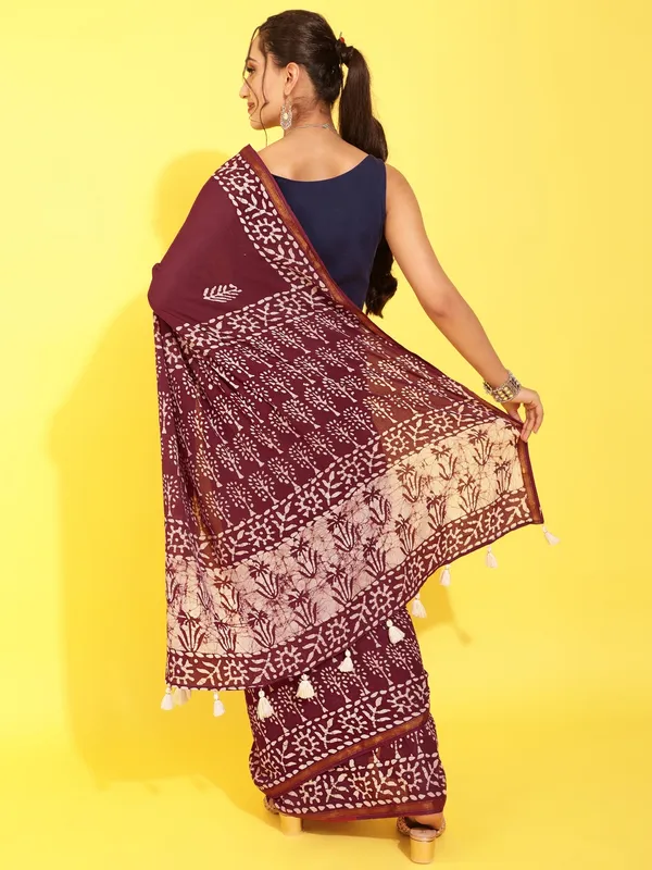 Suha_Womens_Fashion_Ethnic_Maroon_Color_Saree