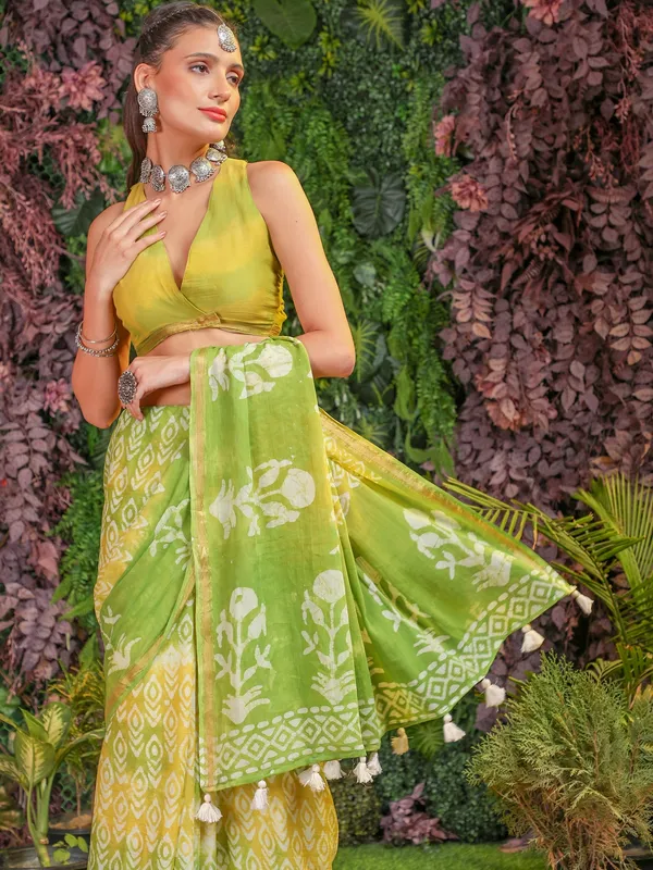 Suha_Womens_Fashion_Ethnic_Green_Color_Saree