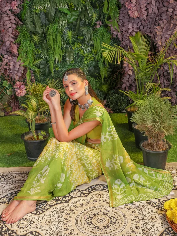 Suha_Womens_Fashion_Ethnic_Green_Color_Saree