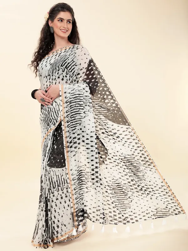 Suha_Womens_Fashion_Ethnic_Black_&_White_Color_Saree