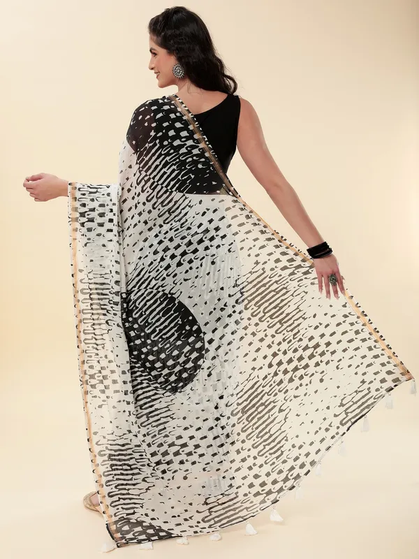 Suha_Womens_Fashion_Ethnic_Black_&_White_Color_Saree