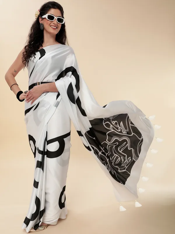 Suha_Womens_Fashion_Ethnic_Black_&_White_Color_Saree