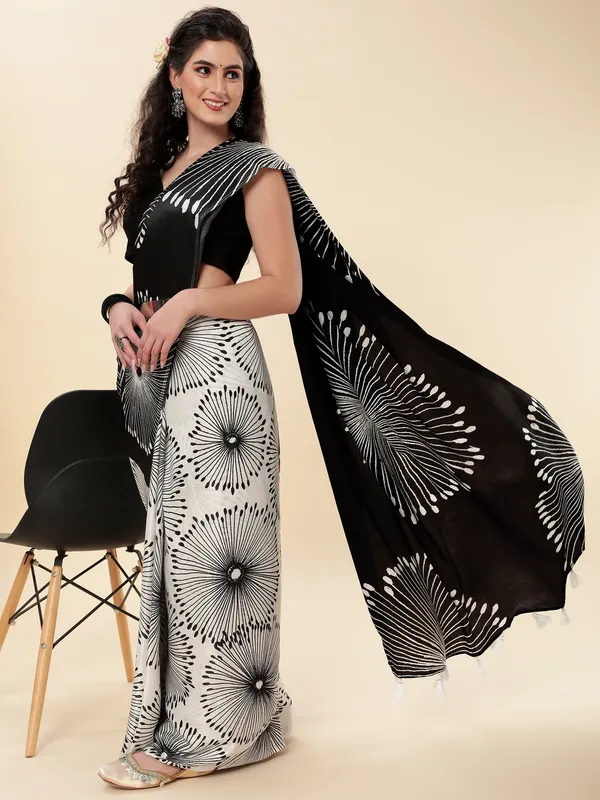 Suha_Womens_Fashion_Ethnic_Black_&_White_Color_Saree