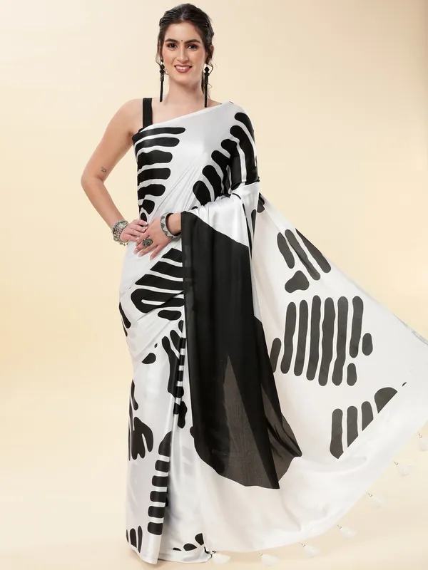 Suha_Womens_Fashion_Ethnic_Black_&_White_Color_Saree