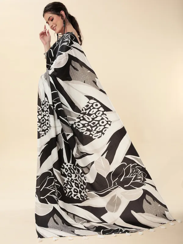 Suha_Womens_Fashion_Ethnic_Black_&_White_Color_Saree