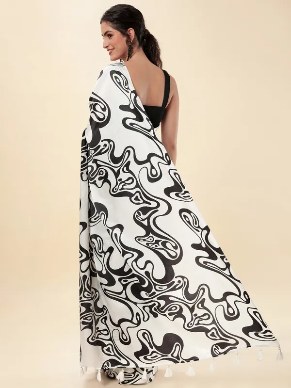 Suha_Womens_Fashion_Ethnic_Black_&_White_Color_Saree