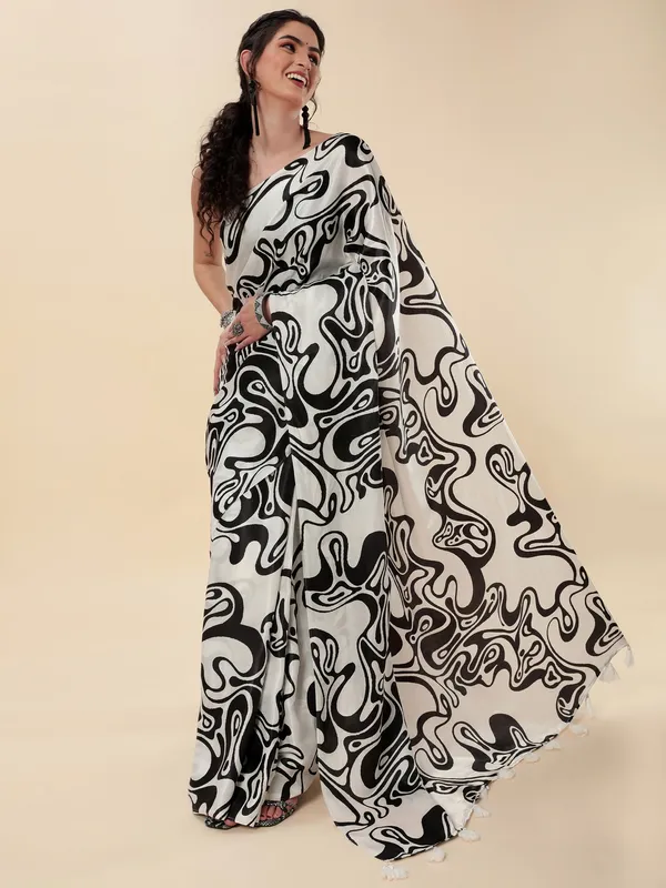 Suha_Womens_Fashion_Ethnic_Black_&_White_Color_Saree