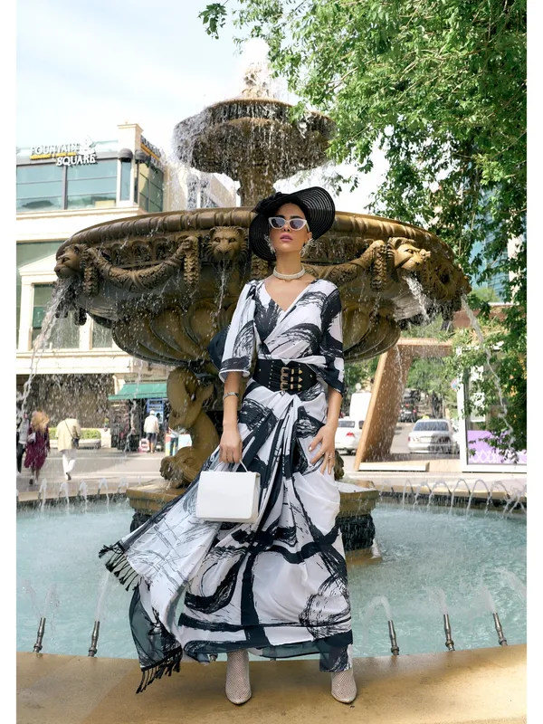 Suha_Womens_Fashion_Ethnic_Black_&_White_Color_Saree
