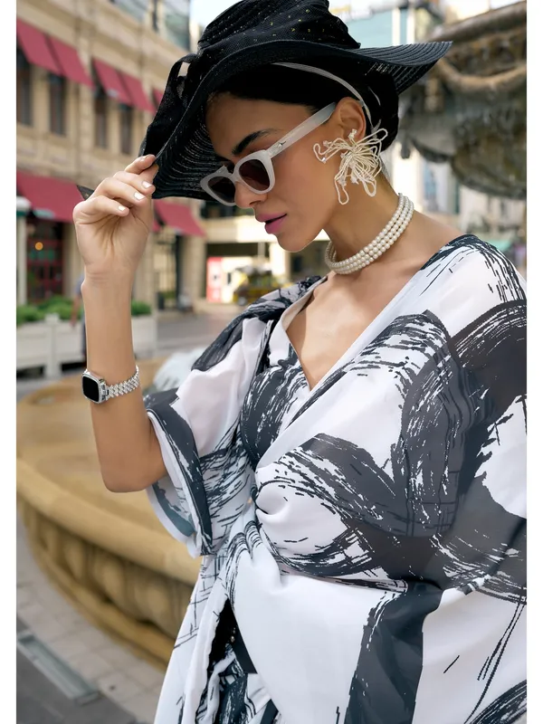 Suha_Womens_Fashion_Ethnic_Black_&_White_Color_Saree