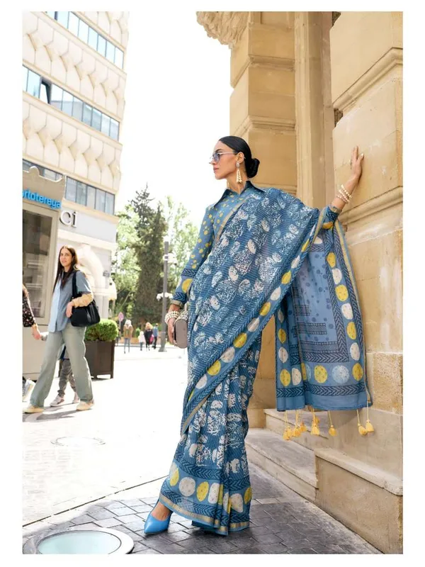 Suha_Womens_Fashion_Ethnic_Blue_Color_Saree