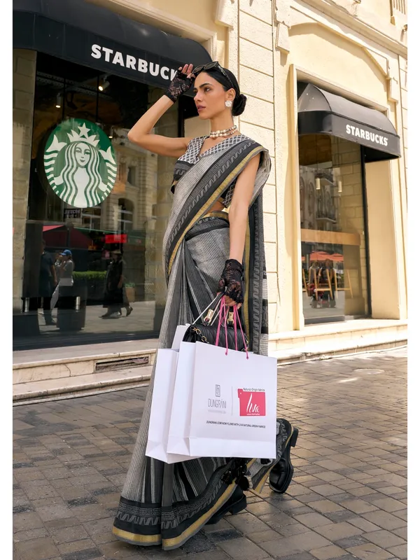Suha_Womens_Fashion_Ethnic_Black_&_White_Color_Saree