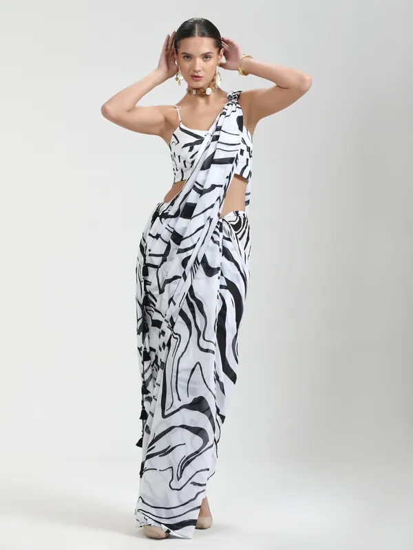 Suha_Womens_Fashion_Ethnic_Black_&_White_Color_Saree