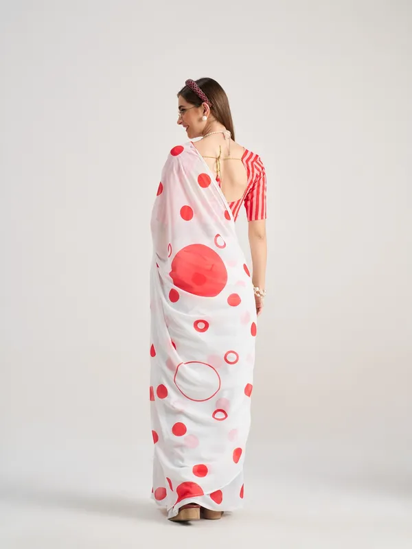 Suha_Womens_Fashion_Ethnic_White_Color_Saree