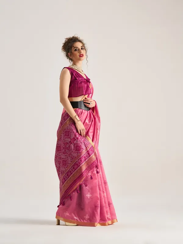 Suha_Womens_Fashion_Ethnic_Purple_Color_Saree