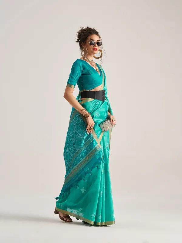 Suha_Womens_Fashion_Ethnic_Green_Color_Saree
