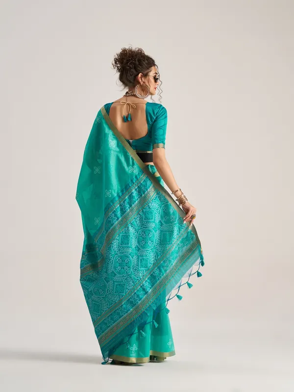 Suha_Womens_Fashion_Ethnic_Green_Color_Saree