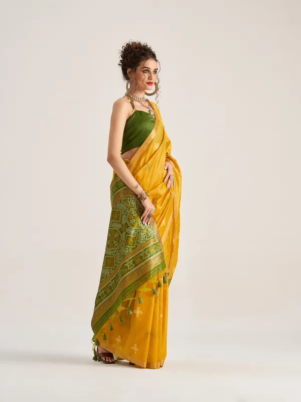 Suha_Womens_Fashion_Ethnic_Yellow_Color_Saree