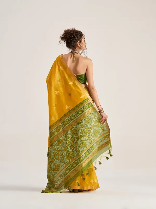 Suha_Womens_Fashion_Ethnic_Yellow_Color_Saree