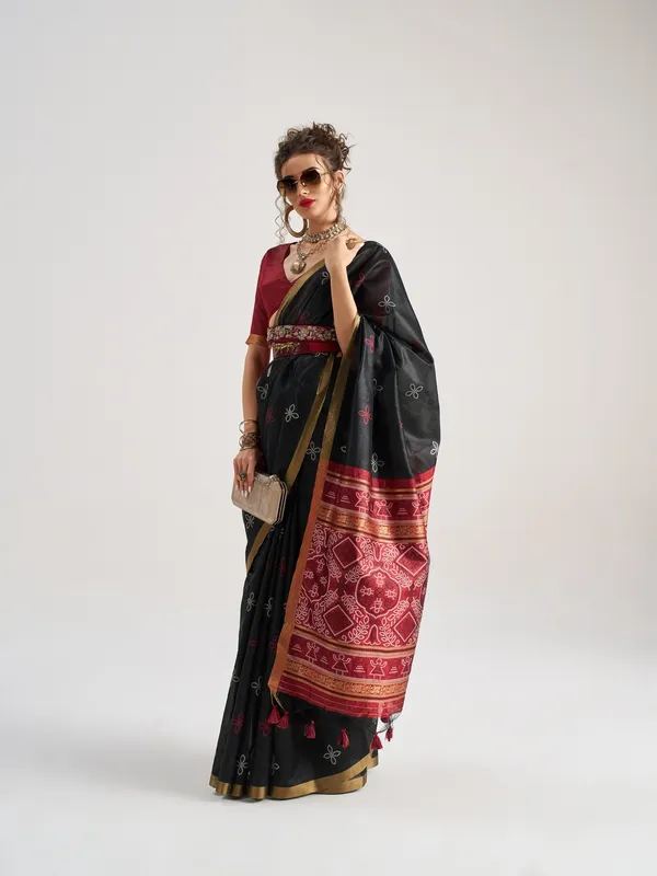 Suha_Womens_Fashion_Ethnic_Black_Color_Saree
