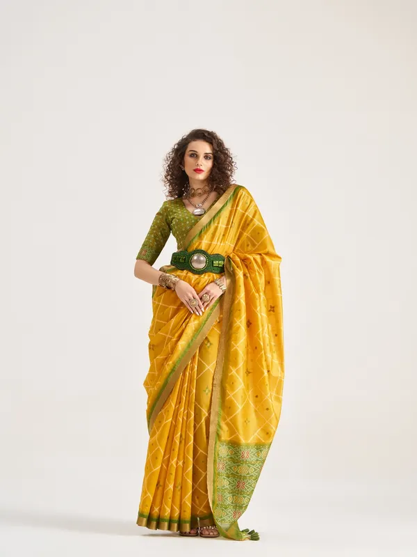 Suha_Womens_Fashion_Ethnic_Yellow_Color_Saree