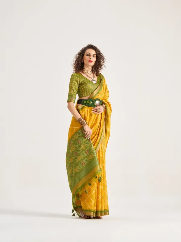 Suha_Womens_Fashion_Ethnic_Yellow_Color_Saree