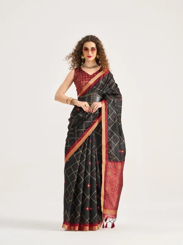 Suha_Womens_Fashion_Ethnic_Black_Color_Saree