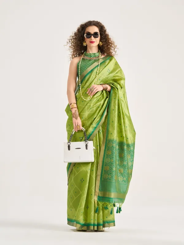 Suha_Womens_Fashion_Ethnic_Green_Color_Saree